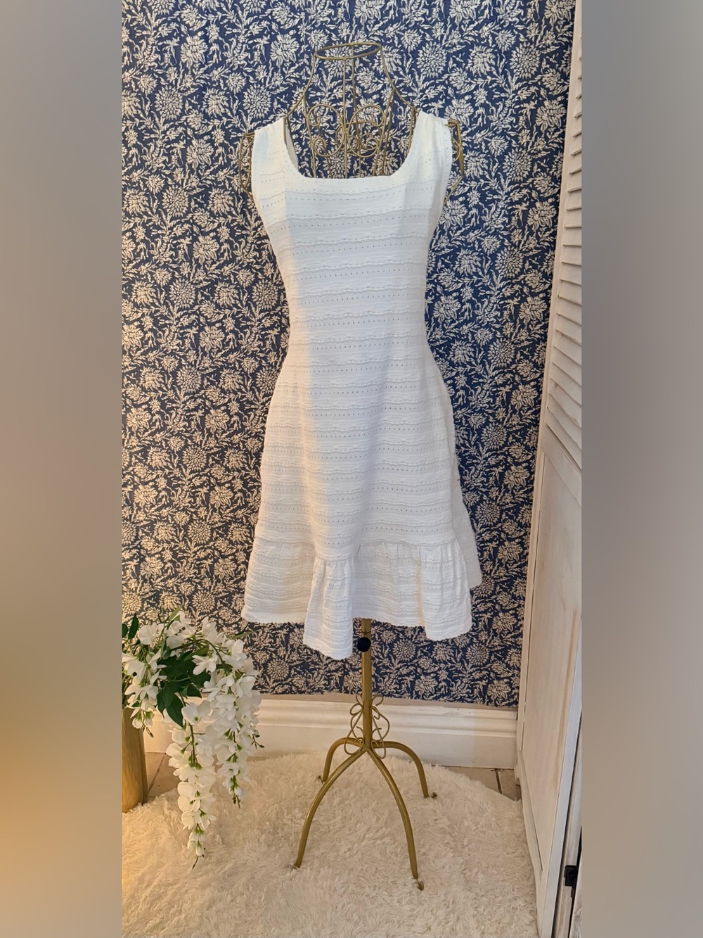 CeCe White Eyelet Ruffle Hem Dress – Size L